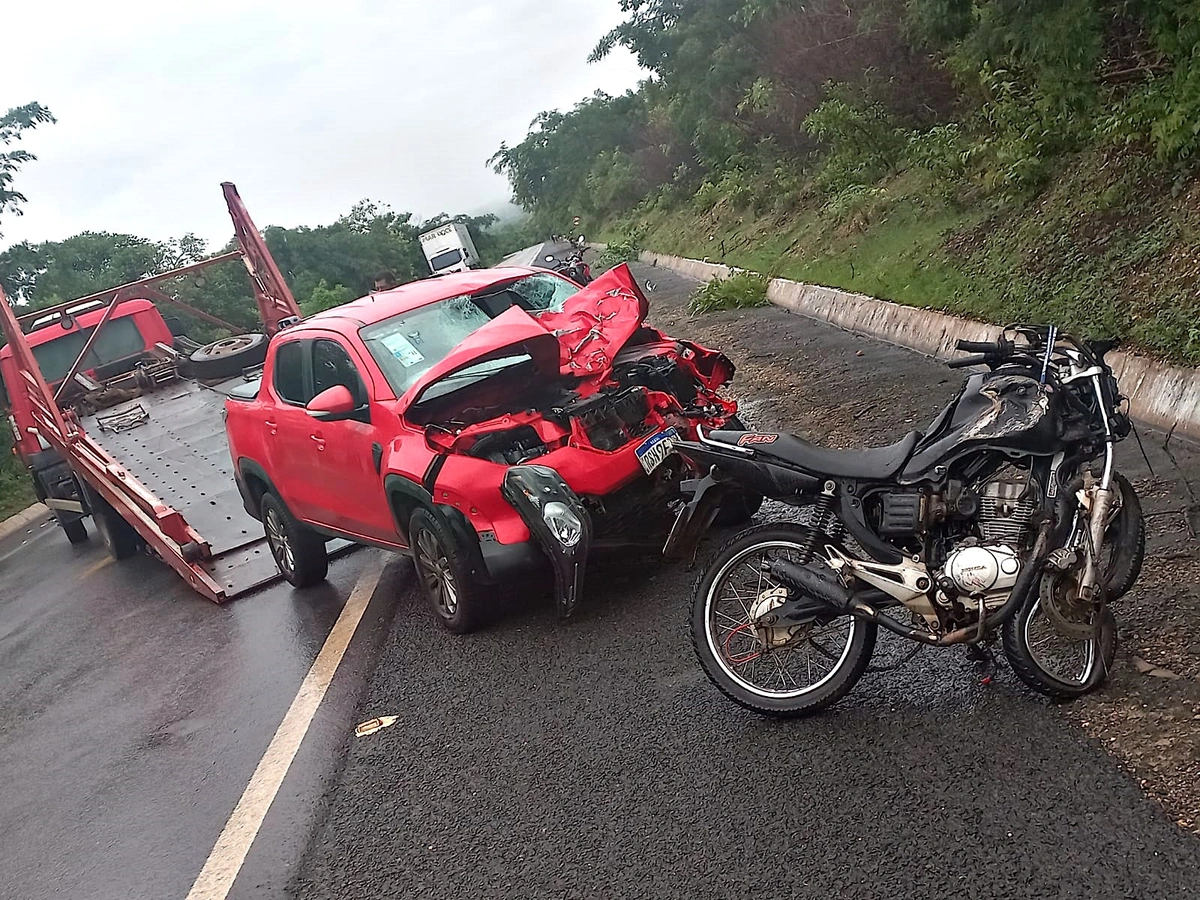 Colisão entre carro e moto deixa homem morto na BR 343 em Amarante