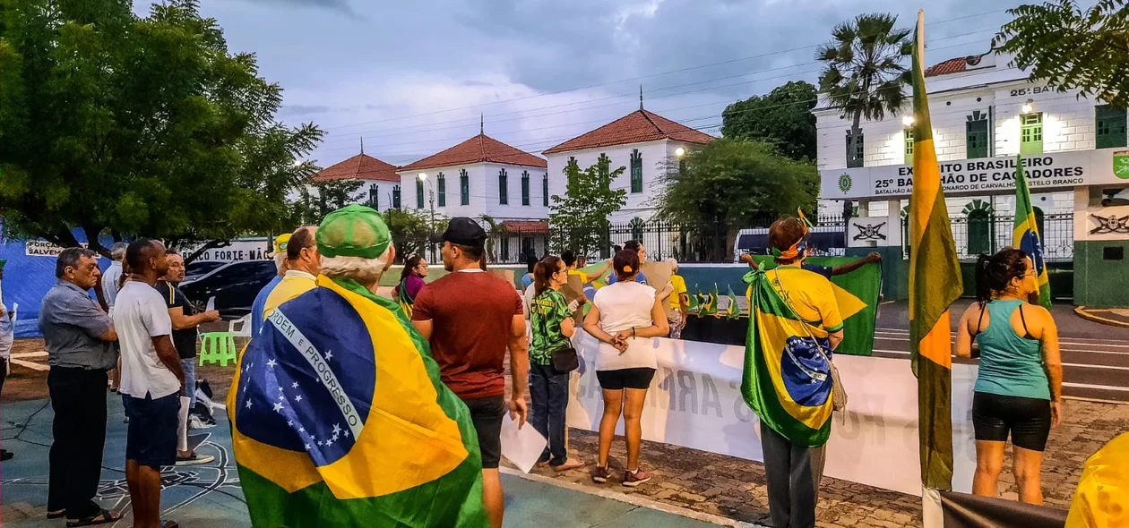 Concentração em frente ao 25º BC