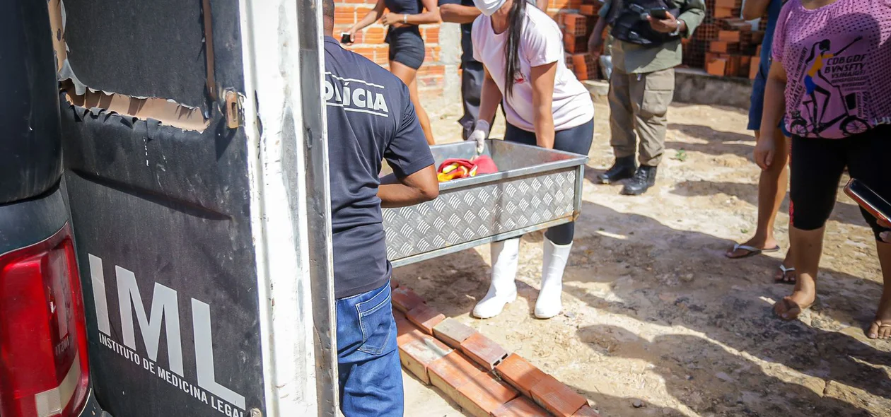 Corpo de Carla foi removido pelo IML