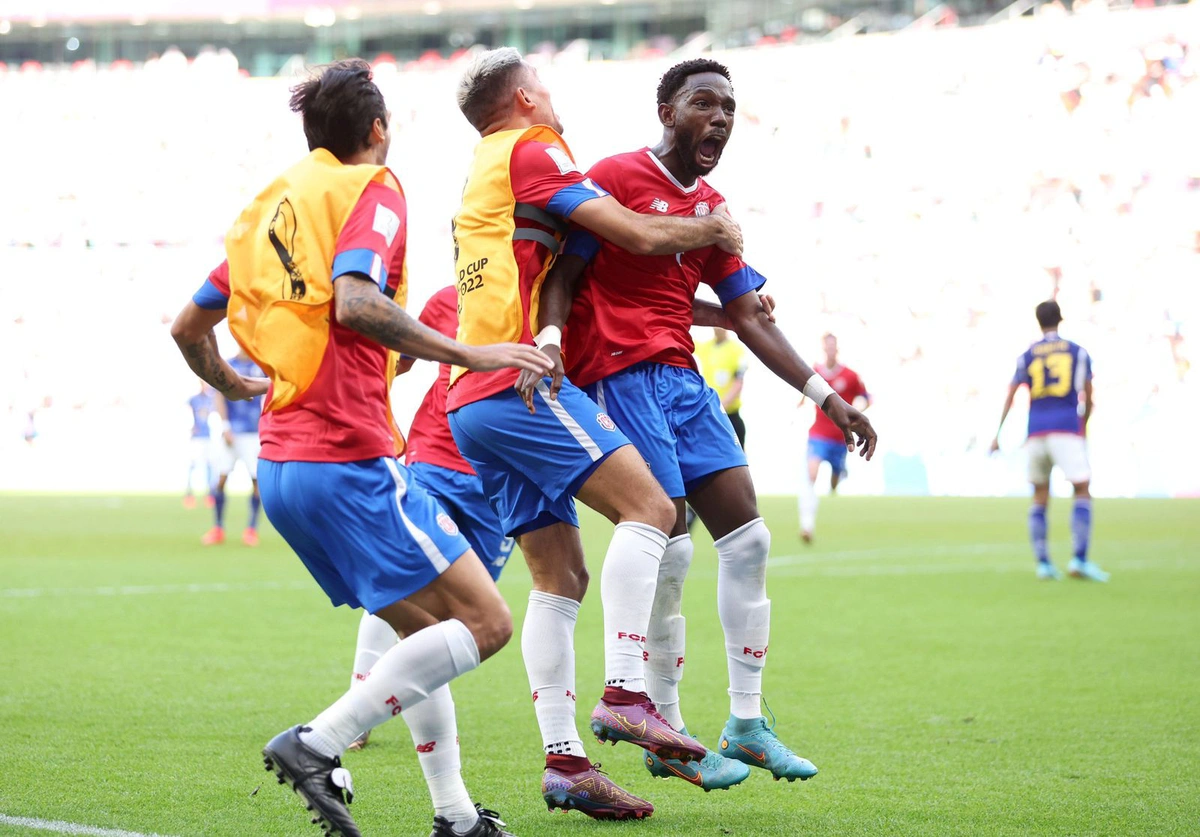 Costa Rica comemorando gol sobre o Japão na Copa do Mundo do Catar