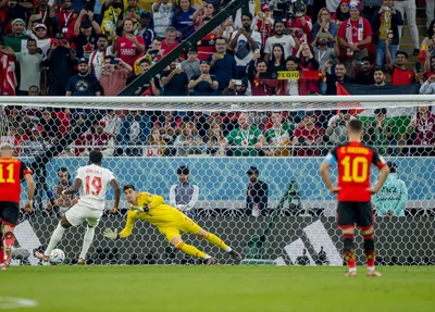 Courtois defende cobrança de Davies