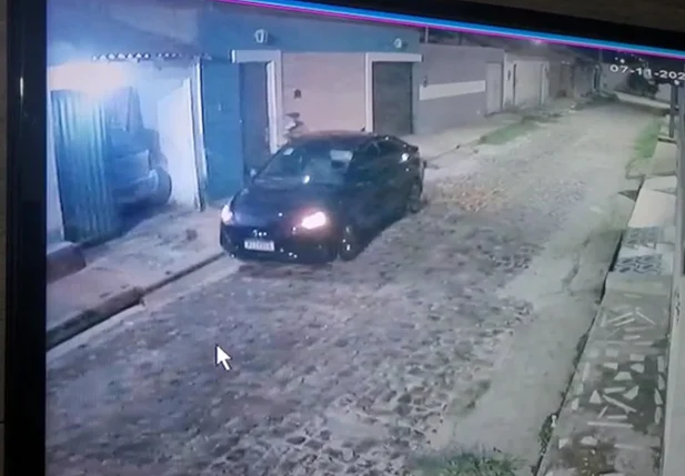 Criminosos invadem casa e roubam arma de PM na zona sul de Teresina