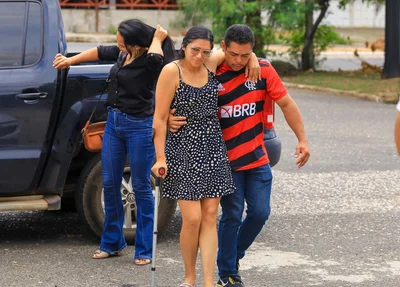 Dayane Gomes chega ao DHPP para prestar depoimento