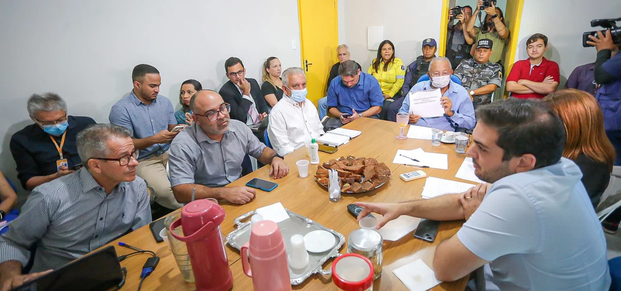 Dr. Pessoa se reúne com secretários