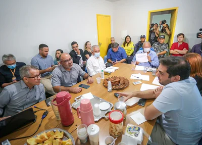 Dr. Pessoa se reúne com secretários