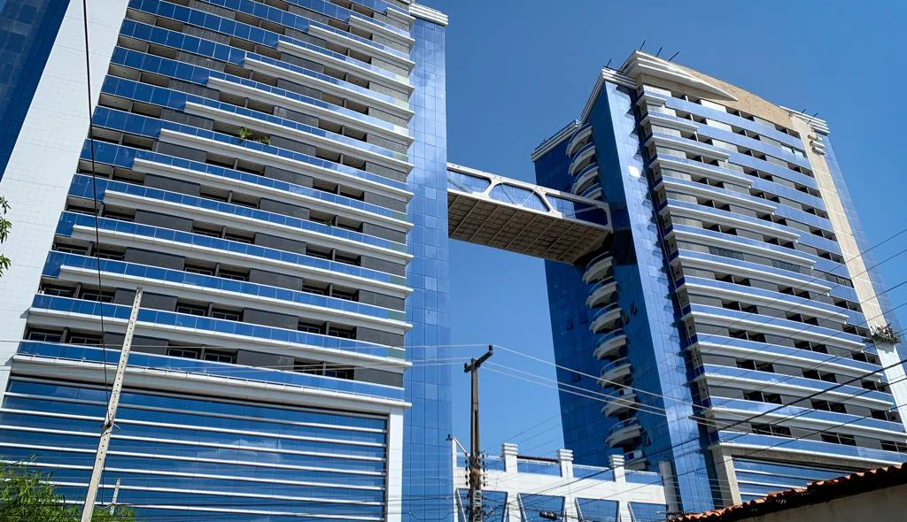 Edifício Manhattan River Center, onde as empresas estão localizadas