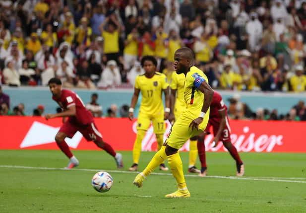 Enner Valencia marcou o primeiro gol na Copa do Mundo do Catar, de pênalti