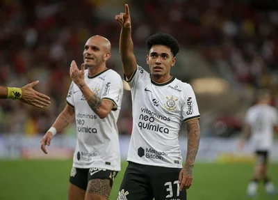 Fábio Santos e Du Queiroz