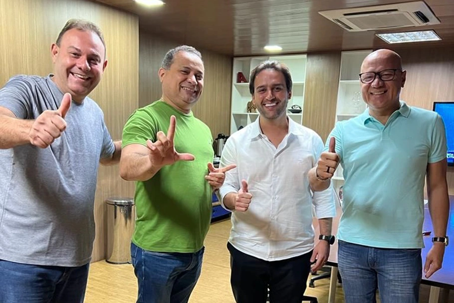 Franzé Silva se reúne com deputados na Câmara Municipal de Teresina