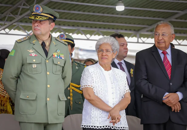 Governadora Regina Sousa ao lado do Dr. Pessoa e Scheiwann Lopes