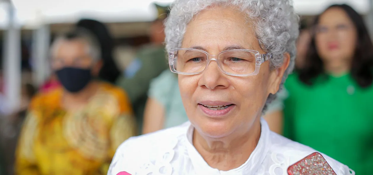 Governadora Regina Sousa