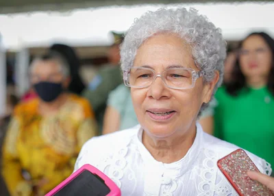 Governadora Regina Sousa