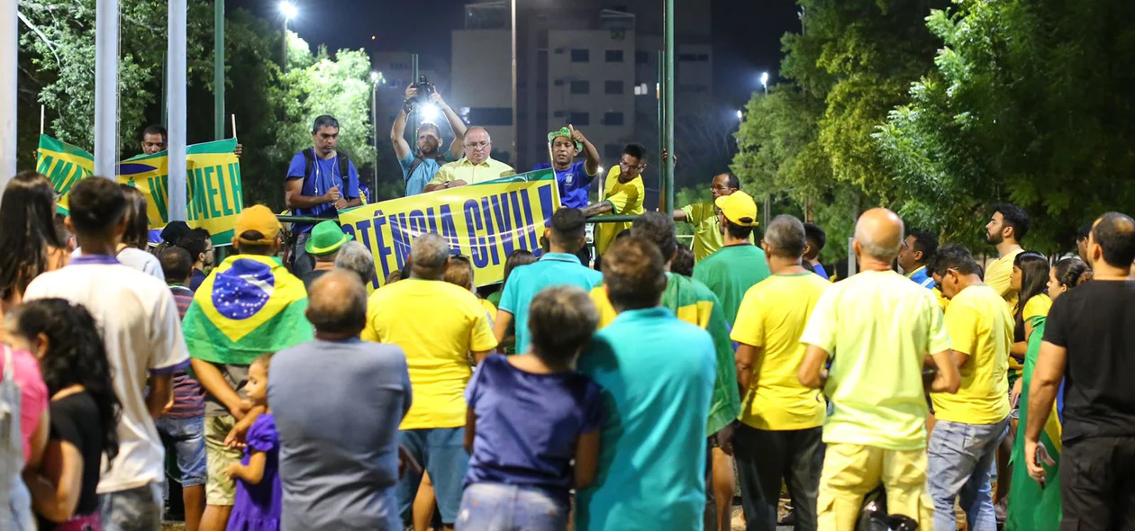 Grupo de apoiadores de Bolsonaro
