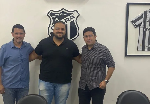 Igor Barbosa, advogado do Fluminense-PI acompanhado de Sandro Queiroz e João Paulo