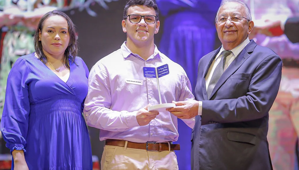 Irmão de Egídio recebe placa