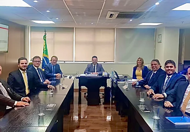 Joãozinho Félix em busca de emendas em Brasília