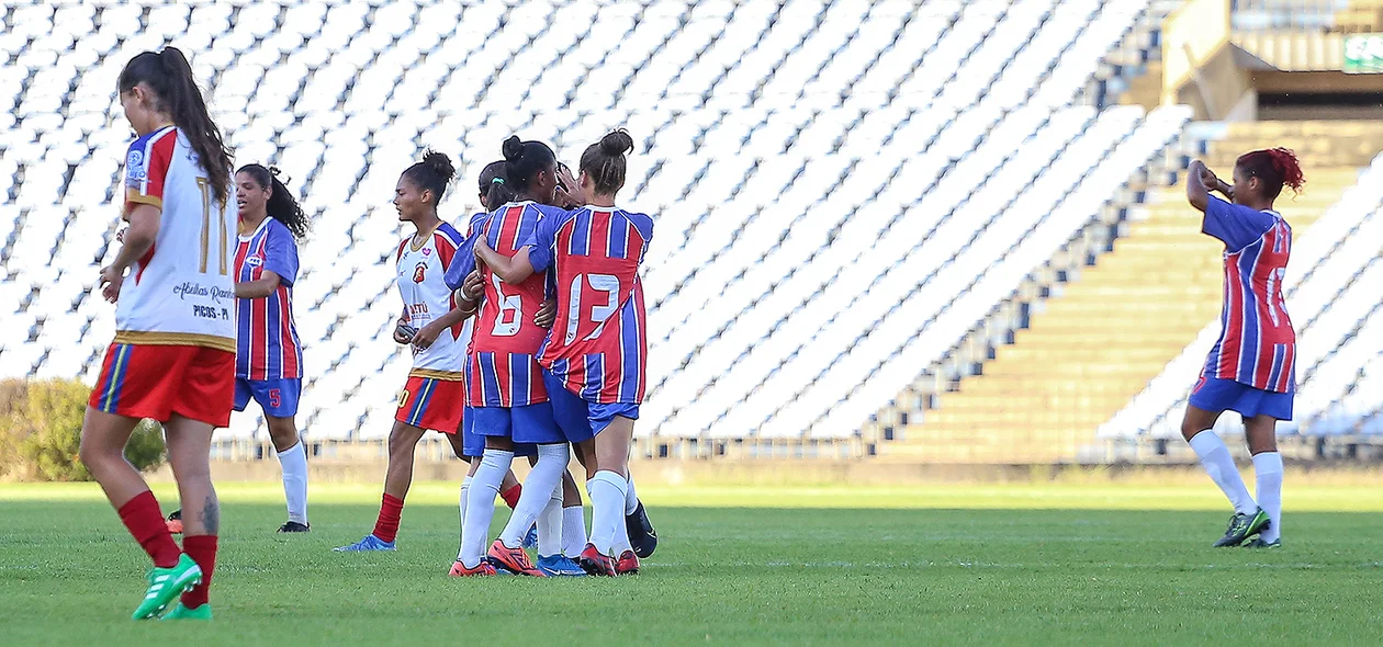 Jogadoras do Piauí comemorando