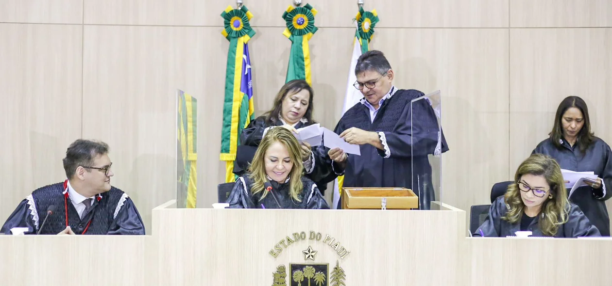 Kennedy Barros é eleito presidente do TCE