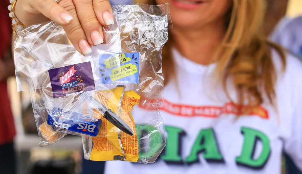 Kit distribuído pela Seduc