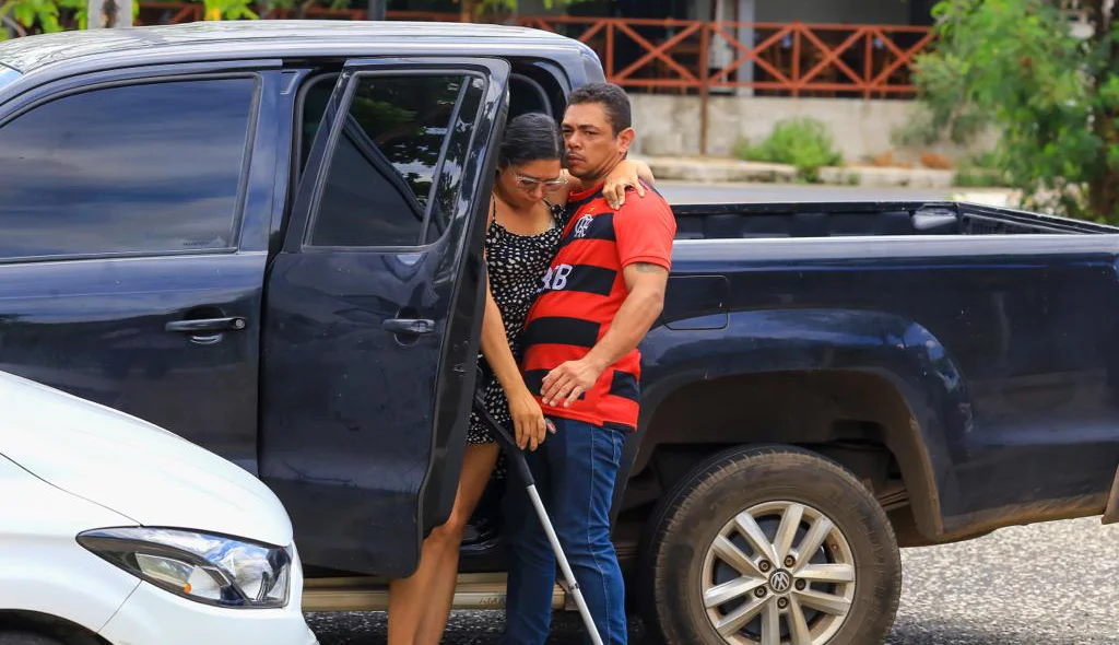 Mãe da menina Débora foi ao DHPP prestar depoimento