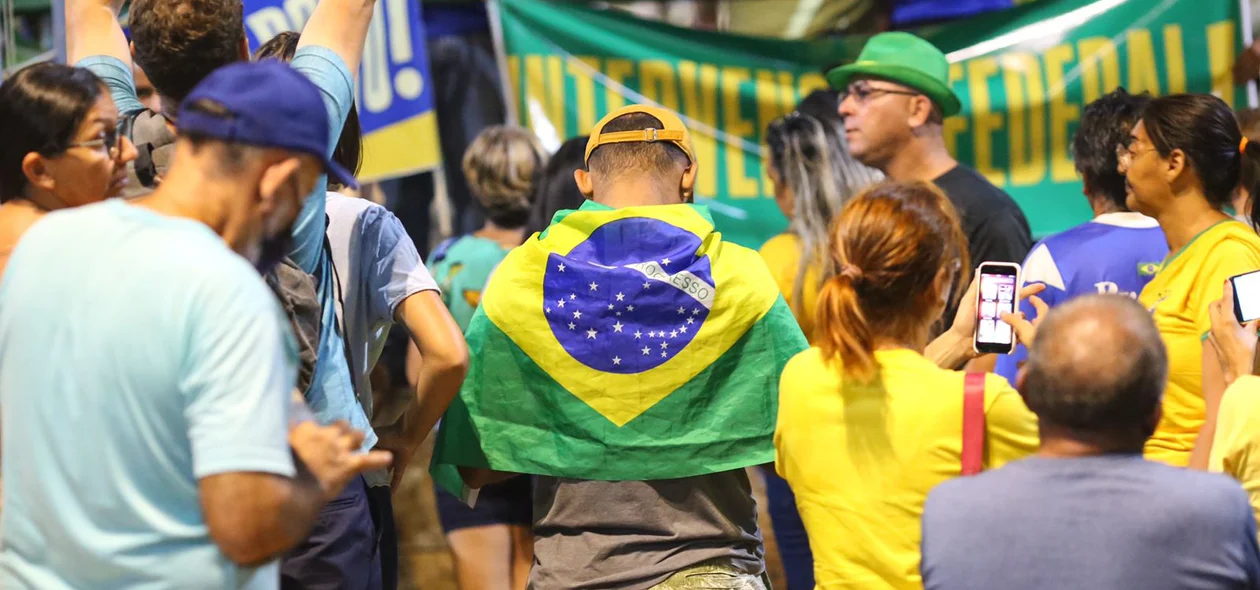 Manifestação em frente ao 25º BC