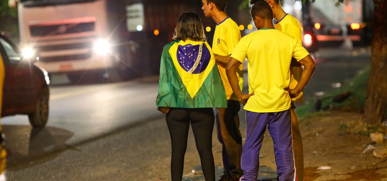 Manifestantes na BR 316
