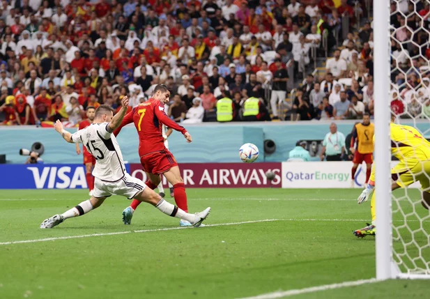 Momento do gol do Morata contra a Alemanha na Copa do Mundo