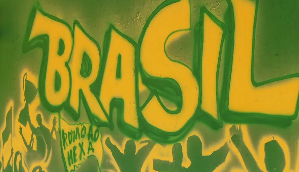 Moradores enfeitam Rua da Crel no bairro Dirceu 1 para estreia da seleção na Copa