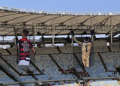 Mosaico em homenagem aos Diegos