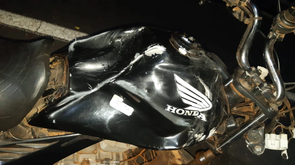 Motocicleta ficou destruída