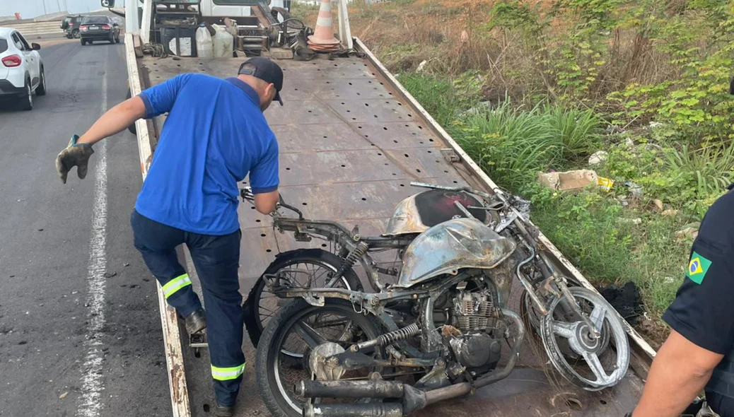 Motocicletas ficaram destruídas