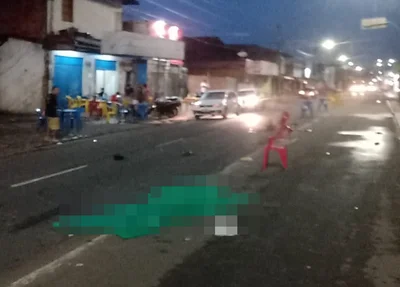 Mulher morre após ser atropelada por dois carros