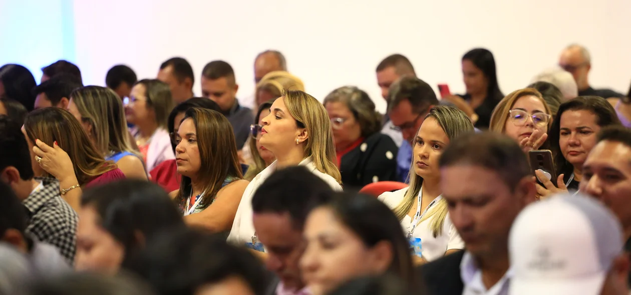 O auditório ficou lotado com o evento
