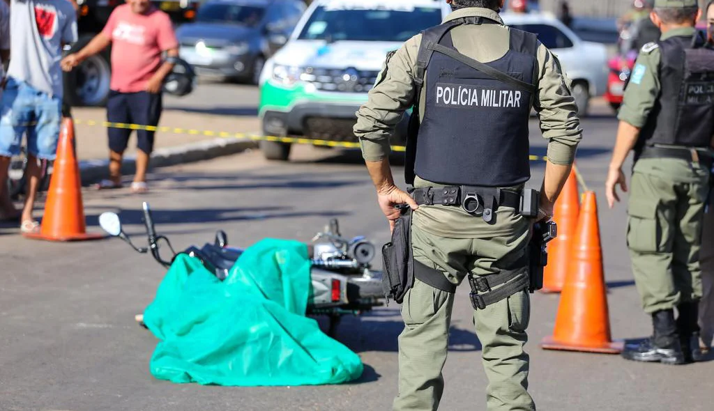 O PM reagiu o assalto e conseguiu alvejar dois bandidos