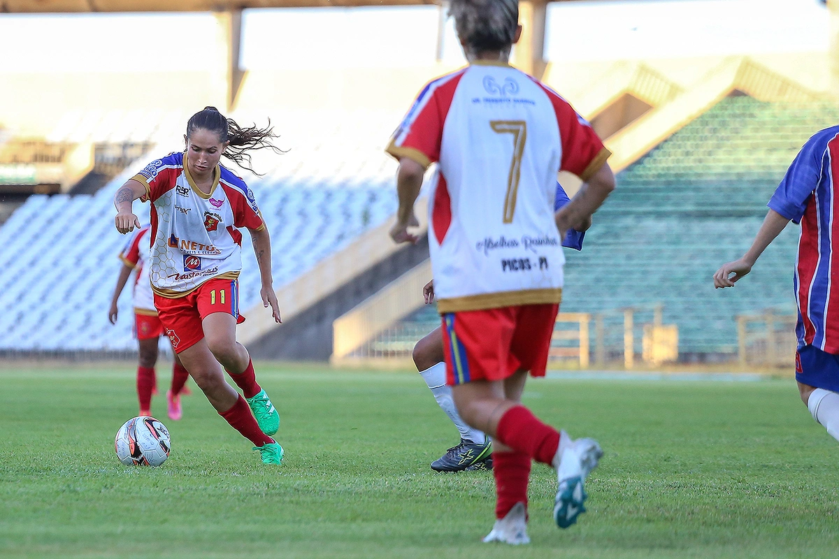 Piauí x Abelhas Rainhas, Piauiense feminino em Teresina