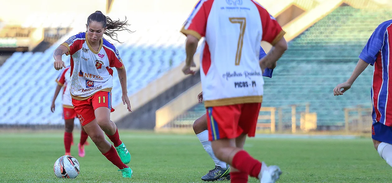 Piauí x Abelhas Rainhas, Piauiense feminino em Teresina