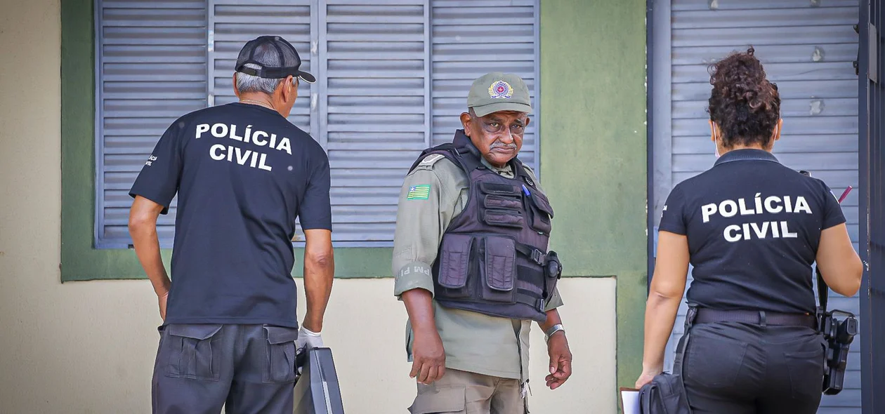 Polícia Civil e Militar no local