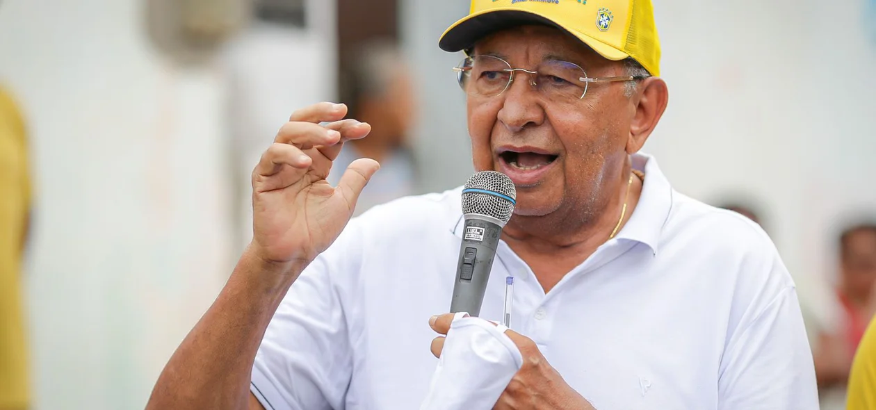 Prefeito Dr. Pessoa entrega asfalto na zona norte de Teresina