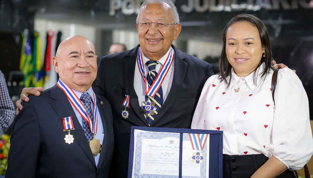 Prefeito Dr. Pessoa foi um dos homenageados na solenidade