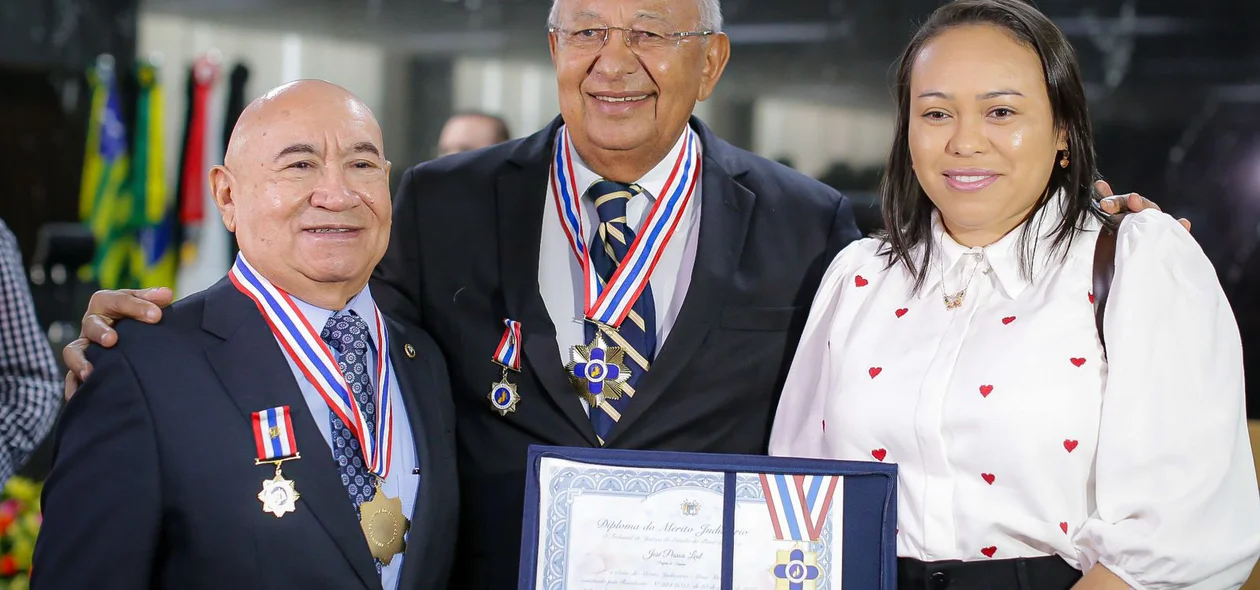 Prefeito Dr. Pessoa foi um dos homenageados na solenidade