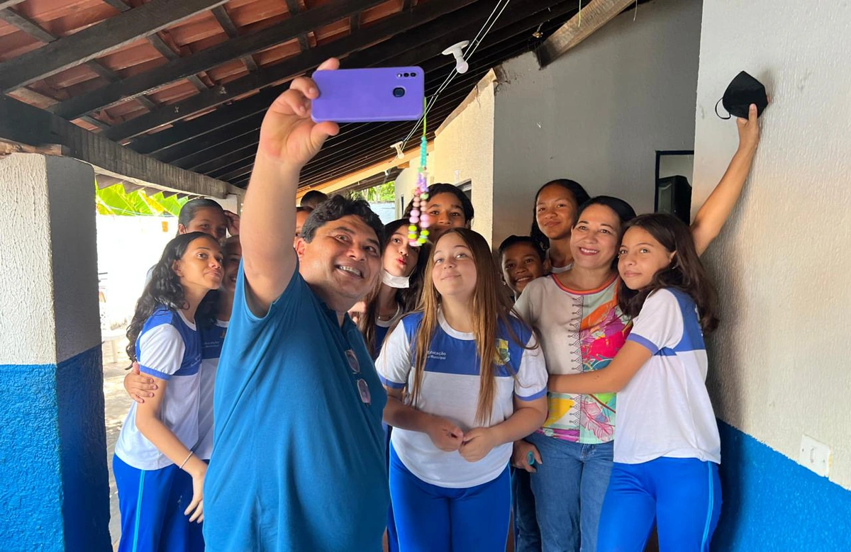 Prefeito Maxwell da Mariinha com esdutantes