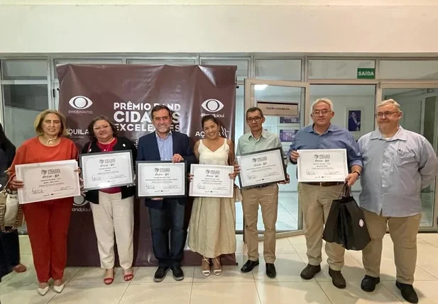 Prefeitura de Oeiras recebe premiação