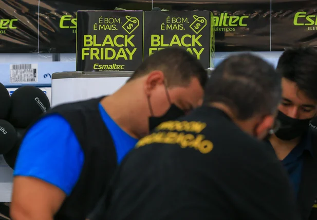 Procon realiza fiscalizações durante black friday
