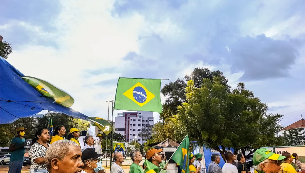 Protesto em frente ao 25º BC