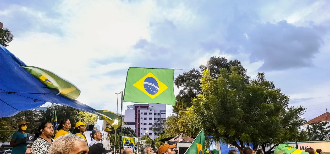 Protesto em frente ao 25º BC