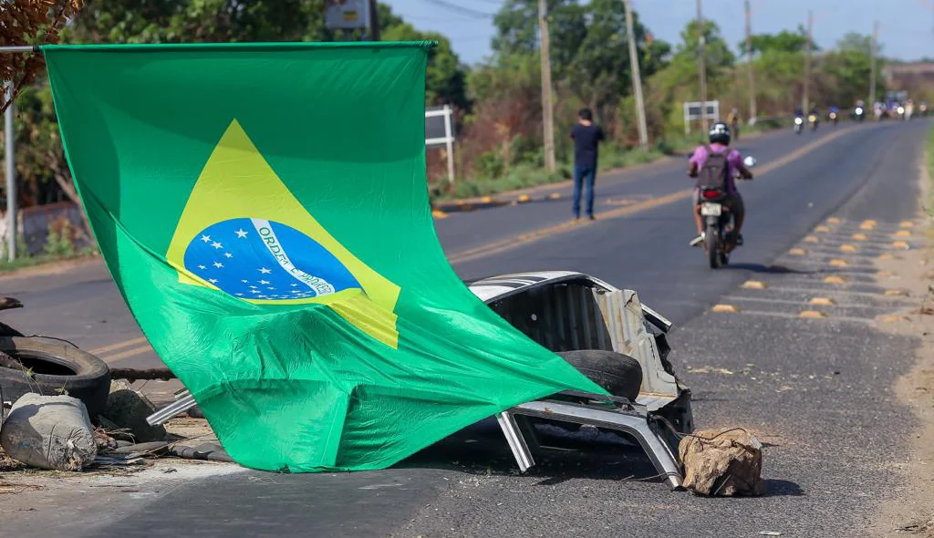 Protesto realizado na BR 316 em Teresina