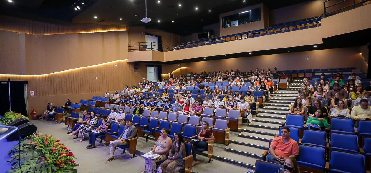 Público presente no auditório