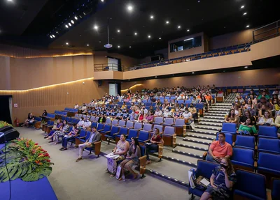 Público presente no auditório