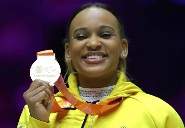 Rebeca Andrade é campeã no mundial de ginástica