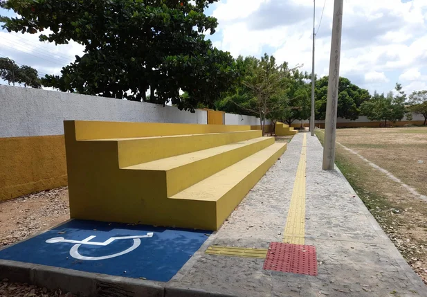 Reforma do campo de futebol do Parque Wall Ferraz